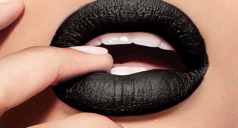 Cómo hacer el beso negro: 5 cosas que no sabías sobre esta práctica